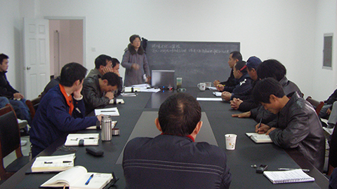 深圳鵬博盛撤資，上海鵬博盛聚氨酯有限公司獨(dú)立，同年10月，公司遷址至嘉定區(qū)高石公路2439號，廠房面積增加到3200㎡，注冊資金從80萬增至500萬